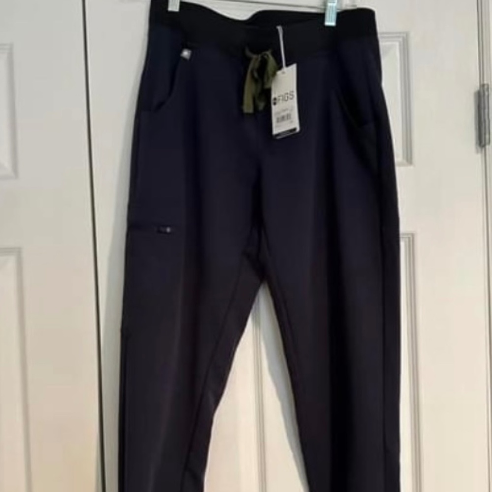 Quiet Navy FIGS scrub pant- *limited edition color- Zamora (S petite)- new